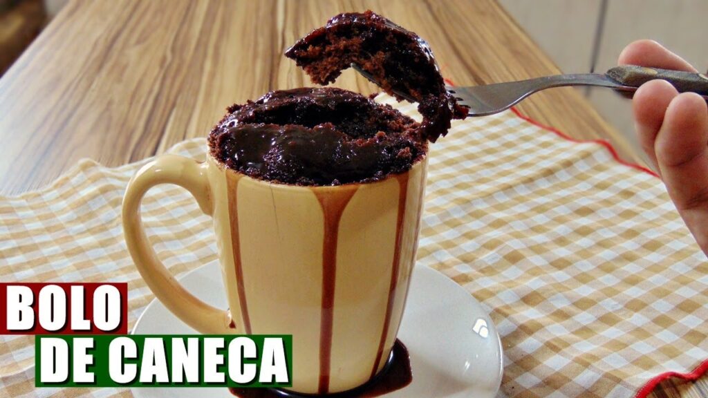 Bolo de caneca no microondas fácil e rapido